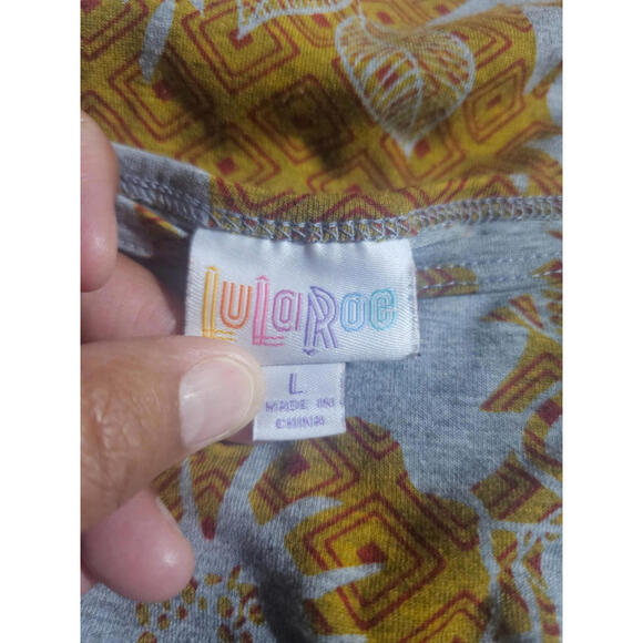 Women's LuLaRoe Blouse High-Low Short Sleeves Floral Size Large Topical Theme - Picture 3 of 11